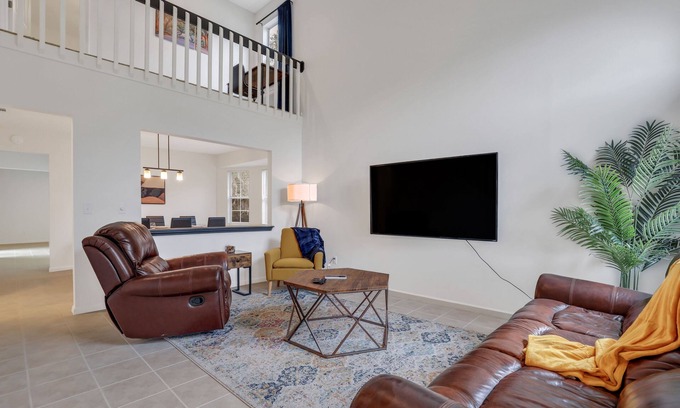 Savannah Casa | Beautiful 4 Bedroom Home near Wormsloe! Gameroom!
