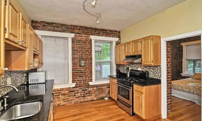 East Boston Casa | Beautiful 4BD/2BA Gem! Near airport, city, subway!