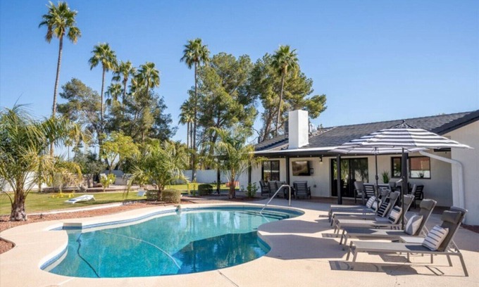 Sandahl Homes Casa | Beautiful 4BD/2BA Hilltop Oasis