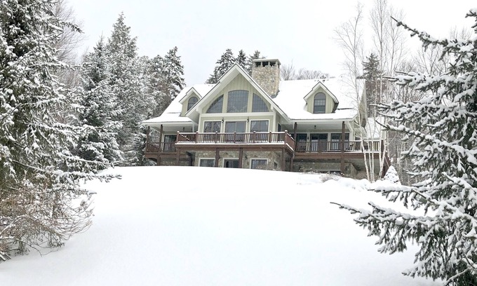 Stratton Mountain Casa | ¡HERMOSA! casa en High Meadow, espectaculares vistas de Stratton, en Shuttle