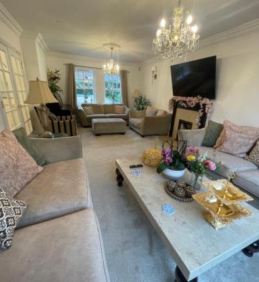 Oxford Villa | Beautiful 6 Bedroom House Oxford City