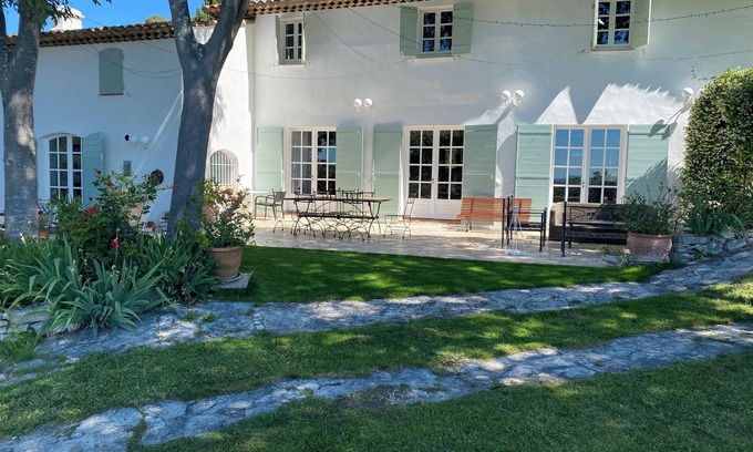 Eguilles Casa | Hermosa villa de 6 dormitorios en una piscina tranquila cerca de Aix en Provence sitio excepcional