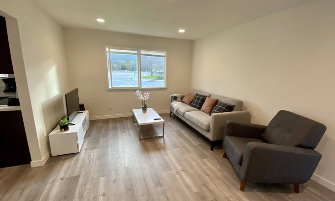 Noddin Casa | Recién renovado contemporáneo 2/1 @ San José - Ubicación privilegiada