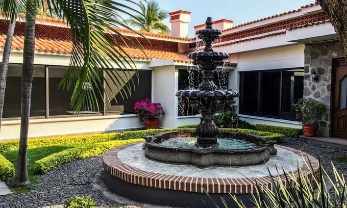 Tres de Mayo Casa | Hermoso y privado Bungalow rodeado de arboles