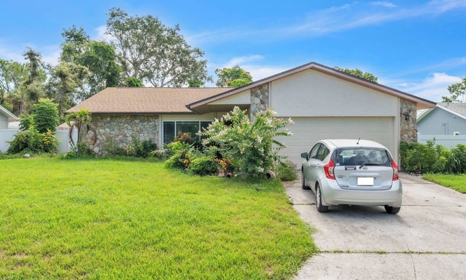 Lakewood Estates Casa | beautiful and safe golf neighborhood. 10 minute from downtown and the beach