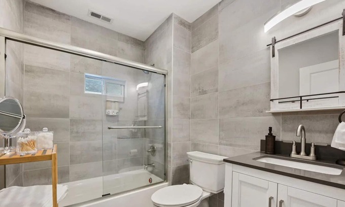 Near East Columbus Apartamento | Beautiful and Spacious 3 Bedroom with FREE Parking