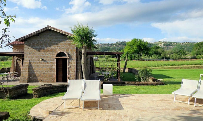 Montefiascone Villa | Precioso apartamento en villa con piscina, WIFI, TV, patio, mascotas permitida y vista panorámica