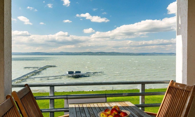 Balatonoszod Apartamento | Precioso apartamento para 6 personas con TV y balcón