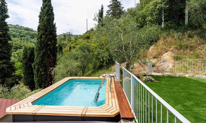 Pontedassio Apartamento | Hermoso apartamento para 6 personas con piscina, WIFI, patio y mascotas permitida