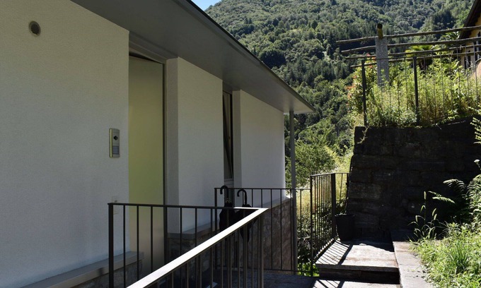 Intragna Apartamento | Bonito apartamento con piscina, WIFI, TV, patio, mascotas permitida y vista panorámica