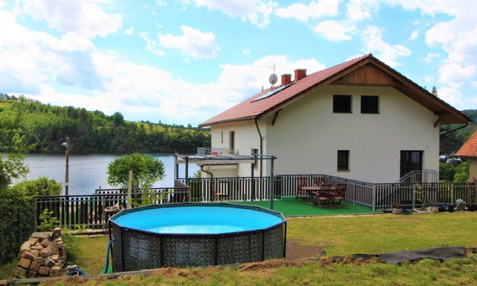 Zupanovice Apartamento | Precioso apartamento para 2 personas con piscina, WIFI, TV, patio y mascotas permitida