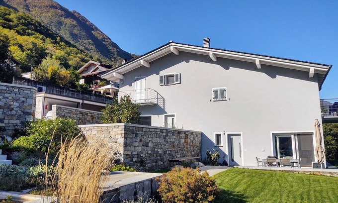 Samolaco Apartamento | Bonito apartamento para 4 personas con A/C, WIFI, TV y patio