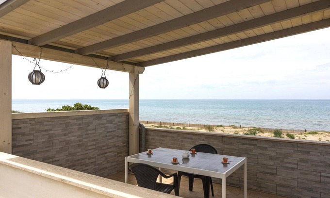 Torvaianica Apartamento | Acogedor apartamento para 3 personas con A/C, TV y terraza