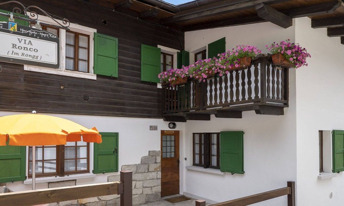 Macugnaga Apartamento | Bonito apartamento para 6 personas con TV, balcón, mascotas permitida y vista panorámica