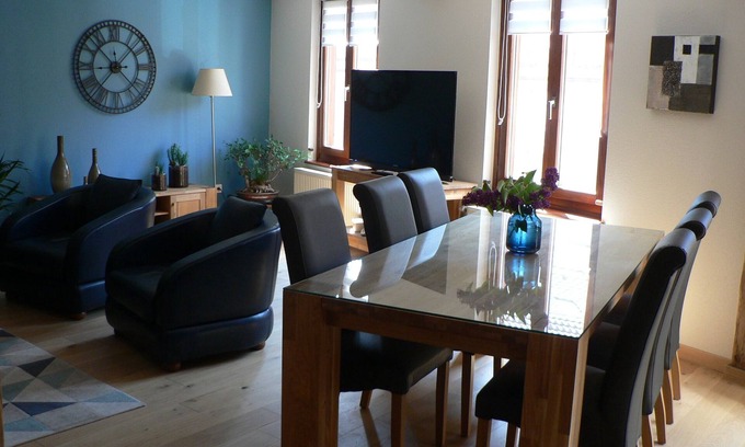Ribeauville Apartamento | Precioso apartamento en el corazón de la ciudad medieval con parking privado y garaje.