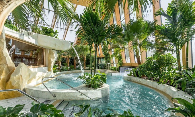 Hattigny Casa | Beautiful apartment in villa for 6 guests with hot tub, WIFI, pool, TV and terrace