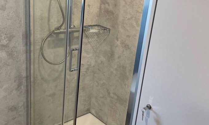 Ossiach Casa | Hermoso apartamento en villa para 6 personas con WIFI, TV y terraza