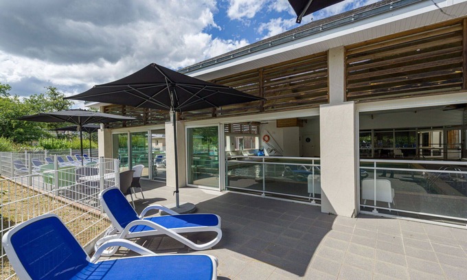 Saumur Casa | Bonito apartamento en villa para 3 personas con piscina, internet, TV, terraza y mascotas permitida
