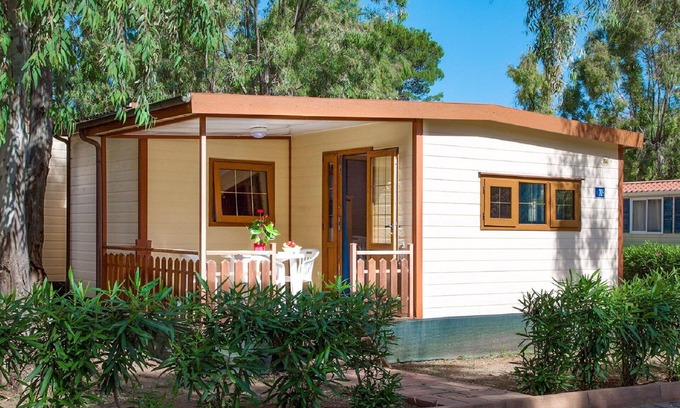 Fertilia Casa | Acogedor apartamento en villa para 4 personas con piscina, WIFI, A/C, TV y terraza