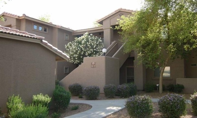 Chandler Condominio | Hermoso Condominio en Chandler, muy privado en exuberantes jardines