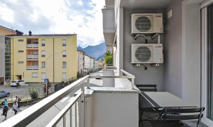Chiavenna Apartamento | Precioso apartamento para 4 personas con WIFI, A/C, TV y terraza