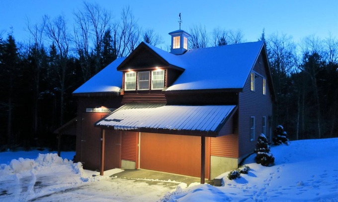 Stratton Casa | Beautiful barn-house located 5 mins from Stratton mountain brand new generator