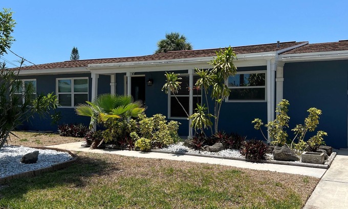 South Patrick Shores Casa | Beautiful beach house with spacious living.