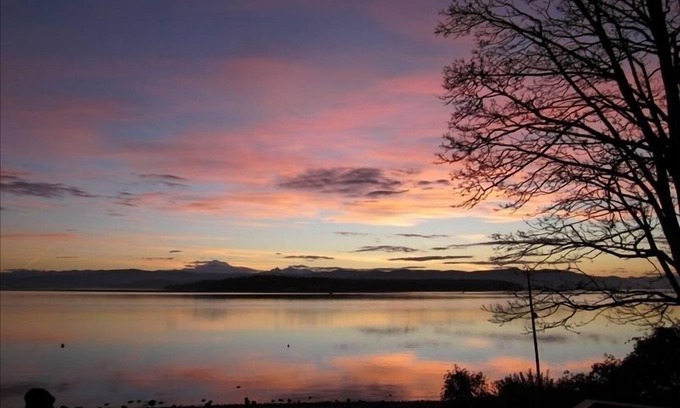 Lummi Island Casa | Hermosa casa frente al mar con vistas panorámicas de Puget Sound