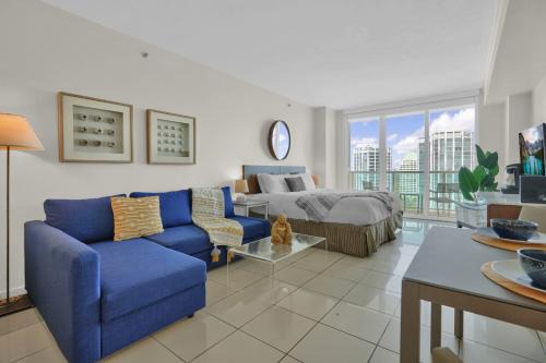 Coconut Grove Casa | Beautiful Blue & Gold Studio With Ocean View