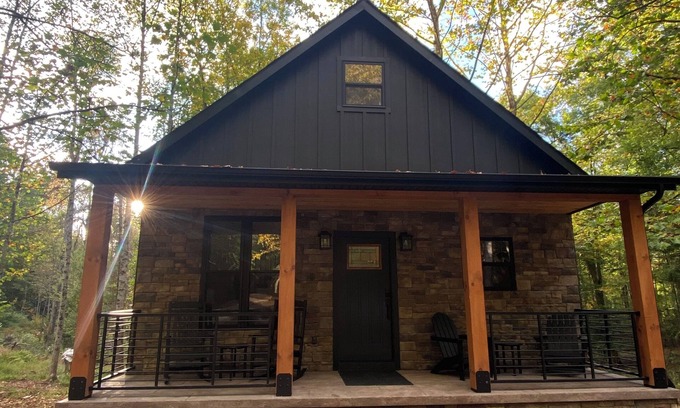 Mount Nebo Cabina | Beautiful, brand new cabin for your family and friends to stay and enjoy!