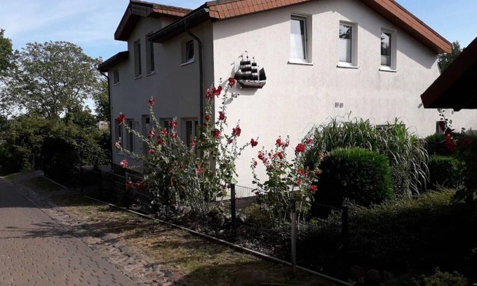 Putbus Apartamento | Beautiful, bright apartment 2 - close to the beach (200m) for 4. People