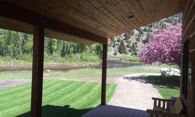 Philipsburg Cabina | Hermosa cabaña en los bancos de Rock Creek - Willow Cabin