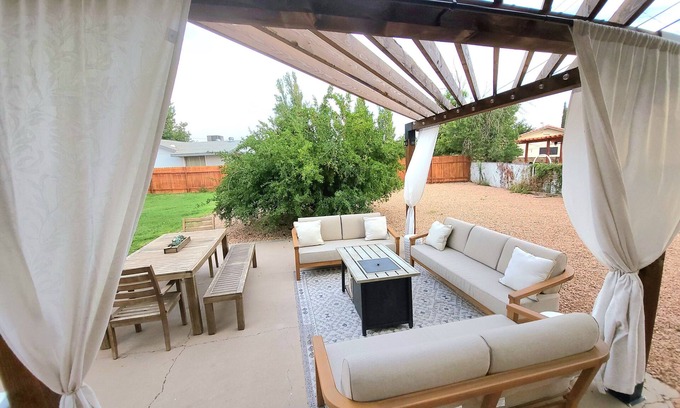 Page Casa | Beautiful Casita, Pet Friendly, Full RV Hookups & Boat Parking