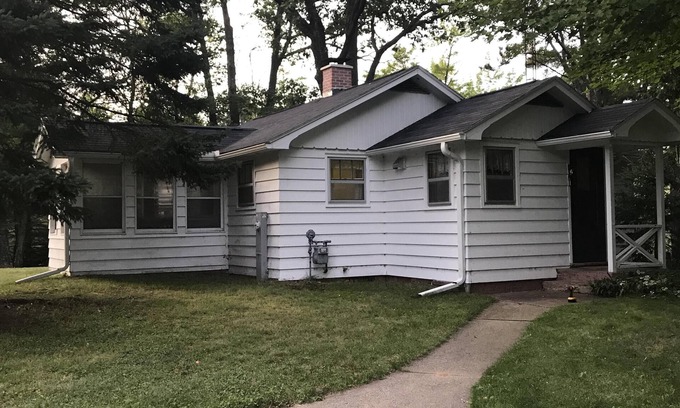 Eagle River Cabaña | Hermosa Cabaña frontal de cadena cerca del centro de Eagle River.