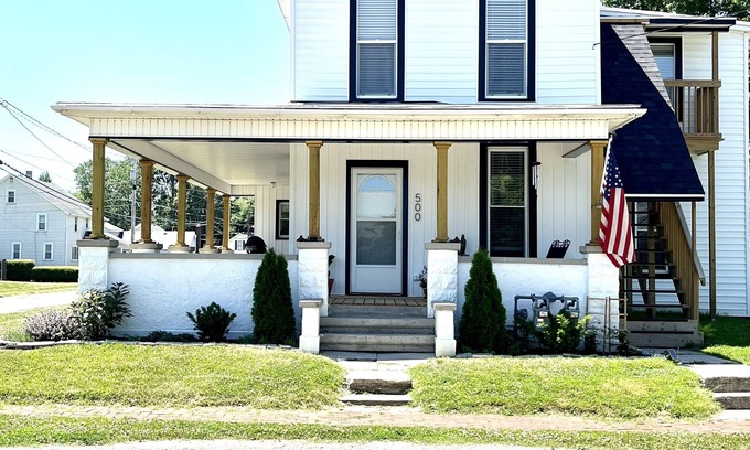 Findlay Casa | Beautiful & Comfortable One Bedroom /One Bathroom