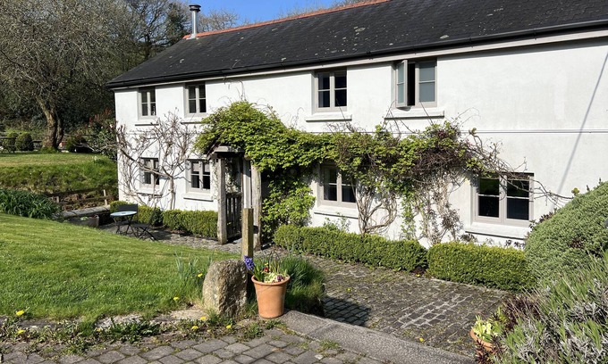 Saint Ann's Chapel Cabaña | Beautiful Cottage in 16 Acres in the Tamar Valley