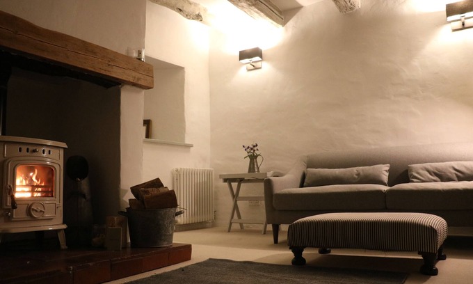 Beaworthy Cabaña | Beautiful countryside retreat with hot tub in private garden