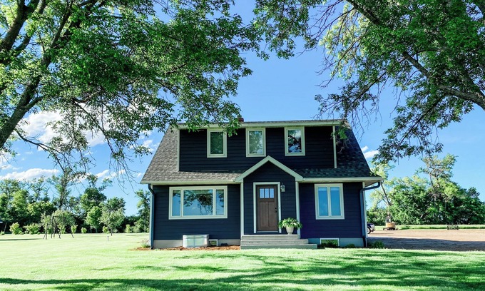 Stevens County Casa | Beautiful cozy country home located on 12 acres in a great farming community.