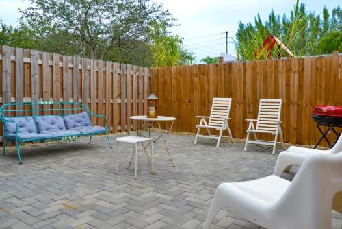 Golden Glades Apartamento | Beautiful Entire Duplex to Family Vacation!