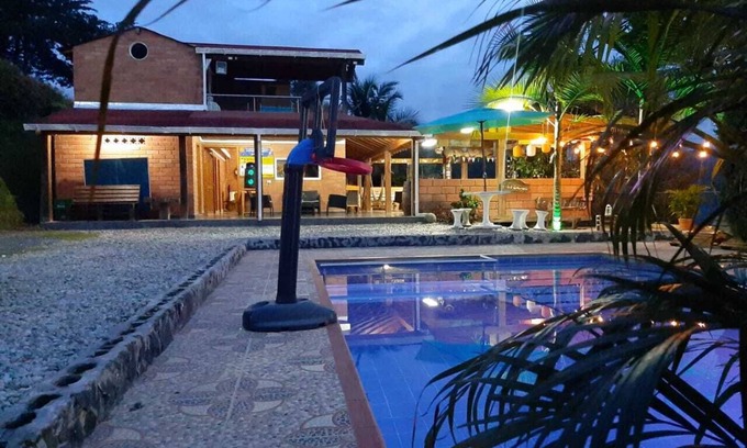 El Penol Casa | Hermosa Finca la Natalia con piscina