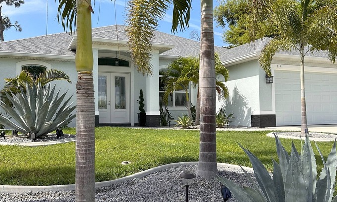 Pinehurst Casa | Beautiful Floridian Oasis with Heated Pool, Hot Tub and Close to Beaches!