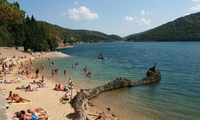 Saint-Andre-Capceze Casa | hermosa casa en el Parque Nacional de Cevennes con gran piscina climatizada