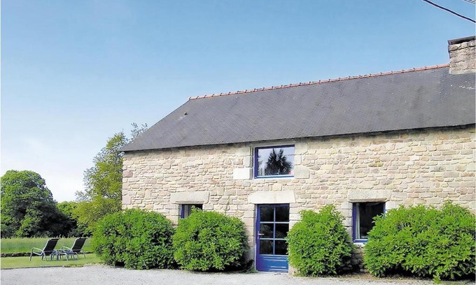 Lanvaudan Casa | Beautiful home in Lanvaudan with 2 Bedrooms, WiFi and Outdoor swimming pool