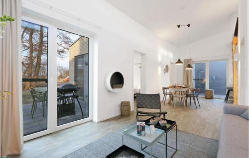 Lembruch Casa | Beautiful Home In Lembruchdümmer See