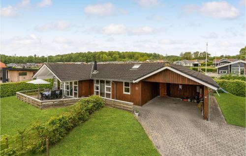 Grønninghoved Strand Casa | Beautiful Home In Sjølund With Wifi