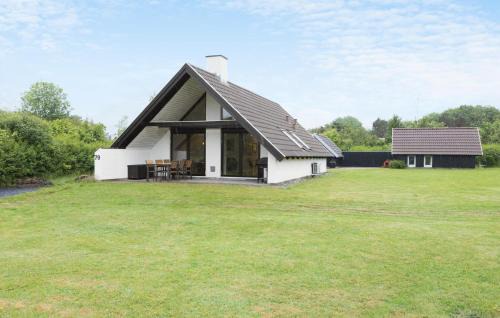 Spøttrup Casa | Beautiful Home In Spøttrup With Kitchen