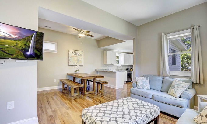 North Beach Casa | Beautiful home in walkable beach town near DC & Herrington Harbor Yacht Club!