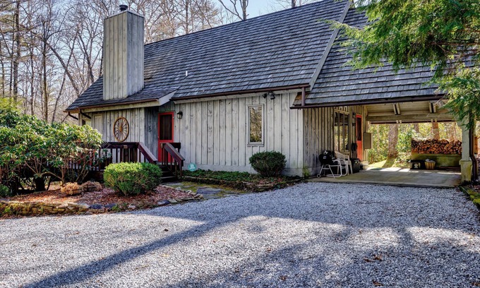 Cashiers Casa | Beautiful Home Located in High Hampton - Taylor House