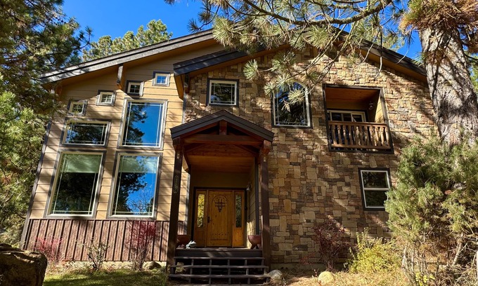 McCall Casa | Espectacular casa personalizada frente al río en el río Payette - a 10 minutos de McCall