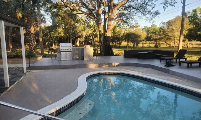 Naples Casa | Beautiful home w/ Pool & soaker tub!